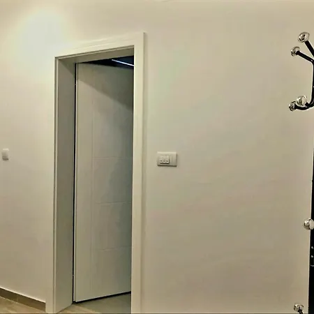 Hollywood Apartman Bjeljina Apartman