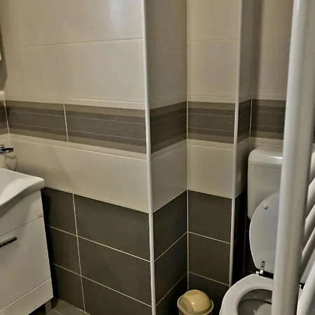 Hollywood Apartman Bjeljina Apartman *