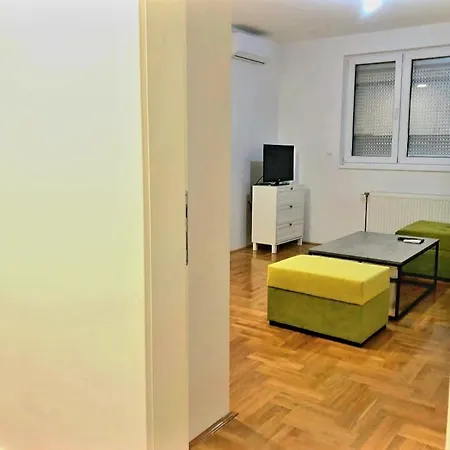 Hollywood Apartman Bjeljina Apartman Bijeljina