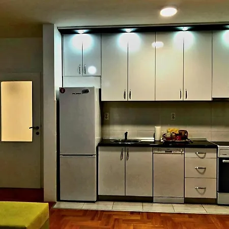 Hollywood Apartman Bjeljina Apartman
